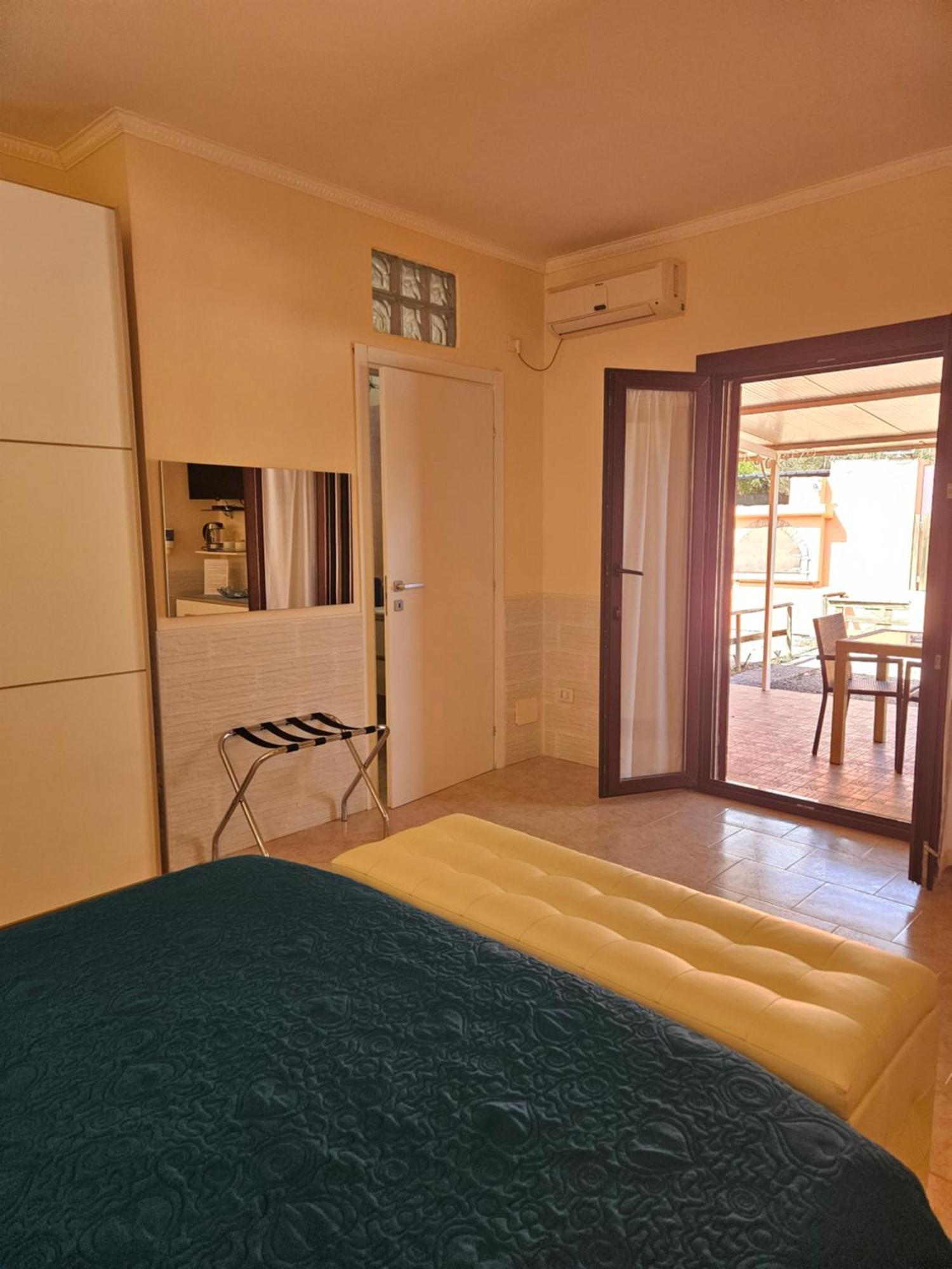 La Rosa Dei Venti B&B เกีย ภายนอก รูปภาพ